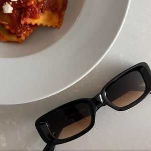 Rectangular sunglasses